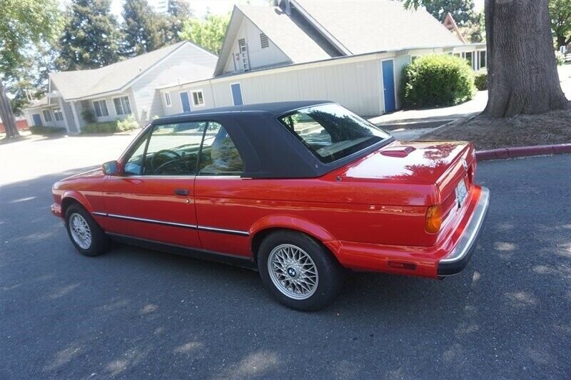 1990 Red BMW 3-Series --