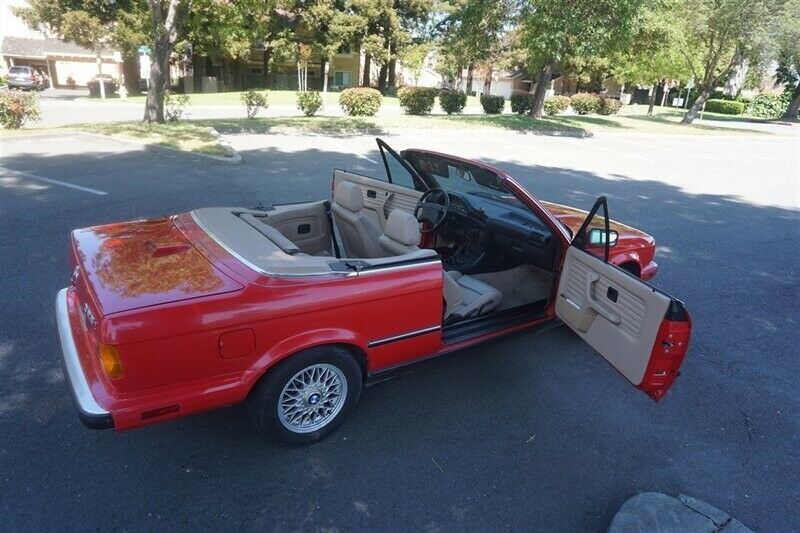 1990 Red BMW 3-Series --
