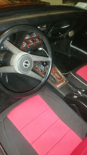 1976 Red Chevrolet Corvette Coupe