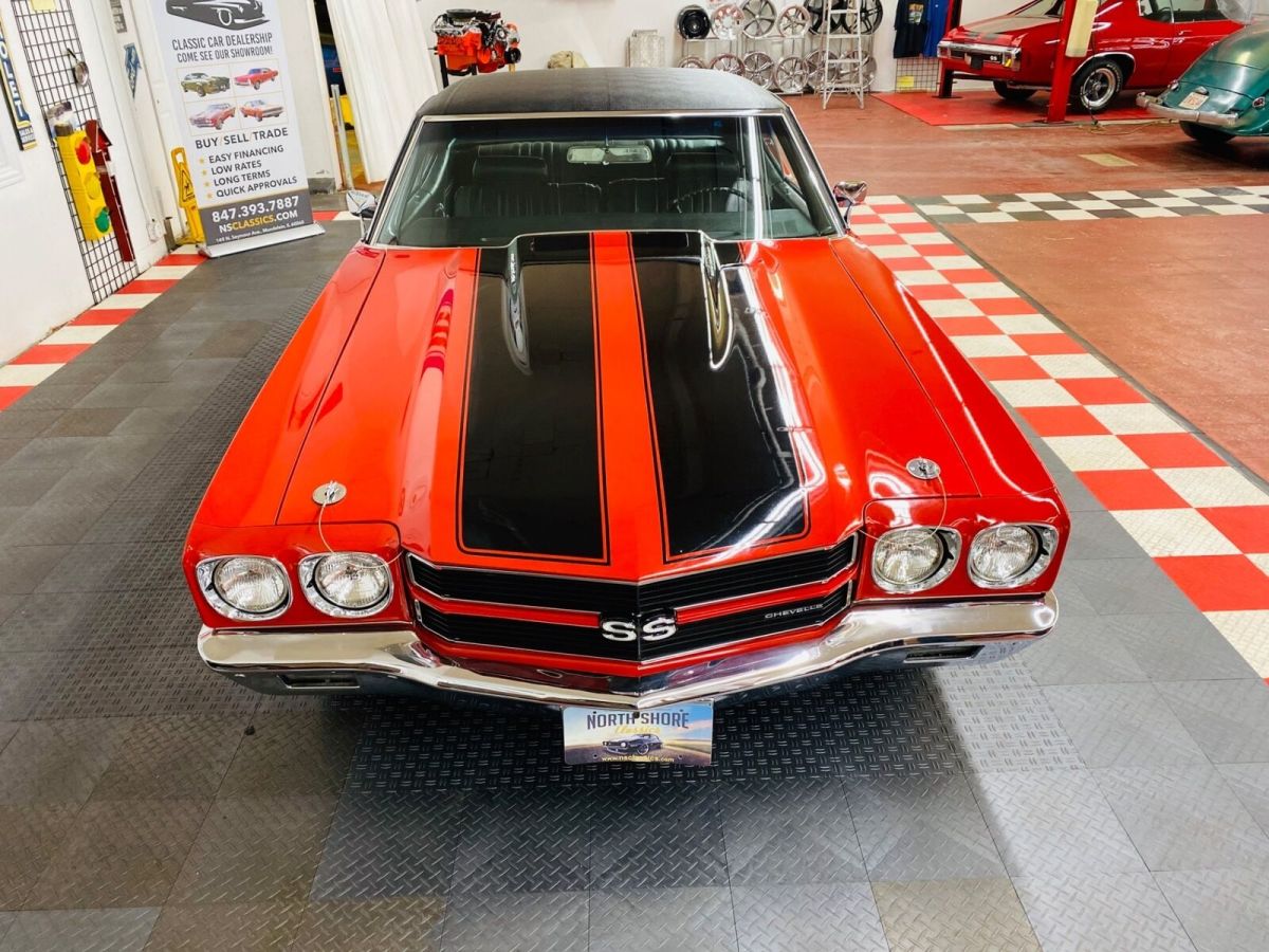 1970 Red Chevrolet Chevelle 2 Door