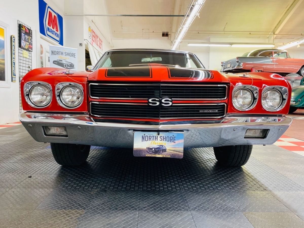 1970 Red Chevrolet Chevelle 2 Door