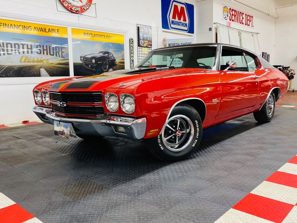 1970 Red Chevrolet Chevelle 2 Door