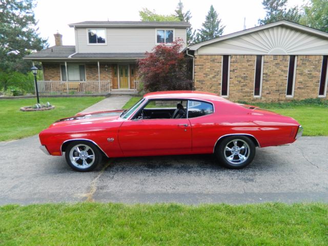 1970 Red Chevrolet Chevelle Coupe