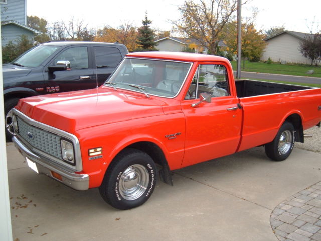 1972 Red Chevrolet C-10