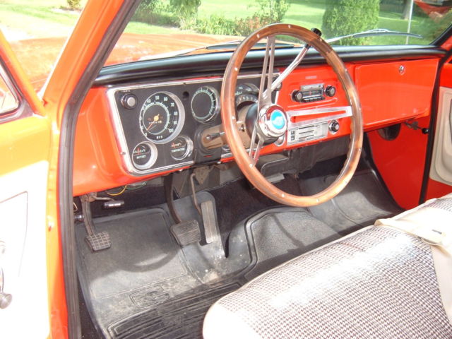 1972 Red Chevrolet C-10