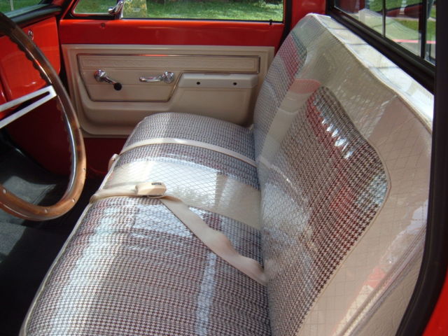 1972 Red Chevrolet C-10