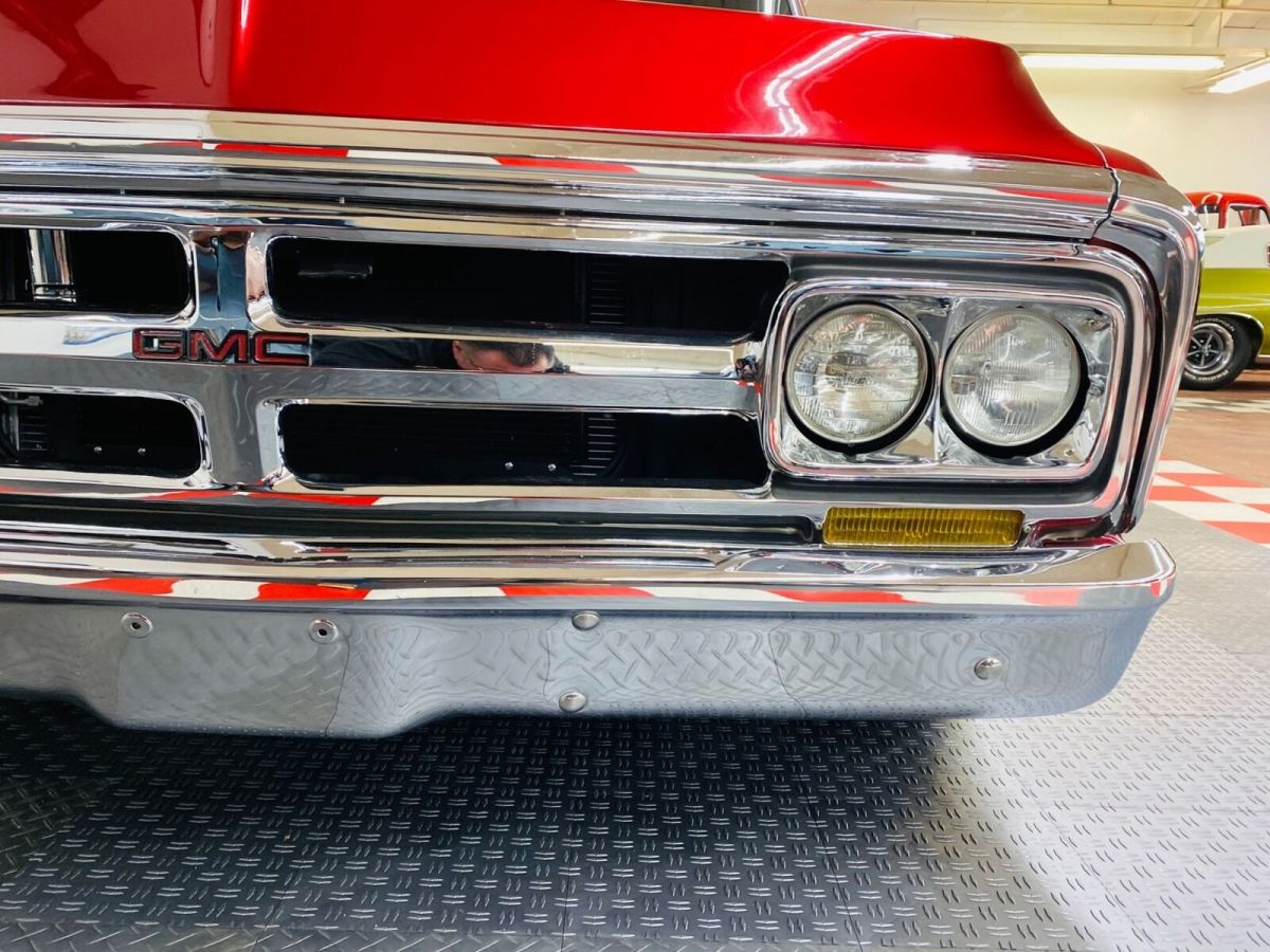 1969 Red GMC C15 Pick-Up