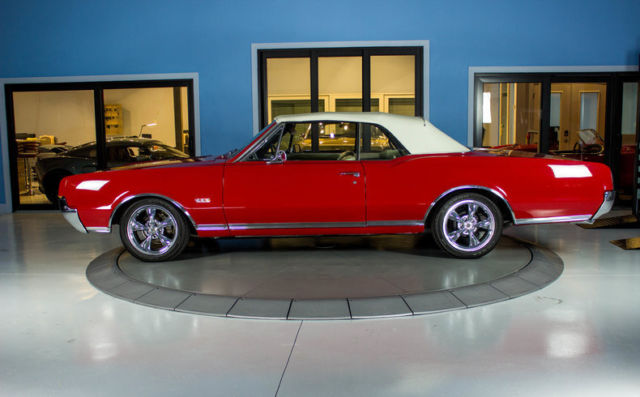 1967 Red Oldsmobile 442 --