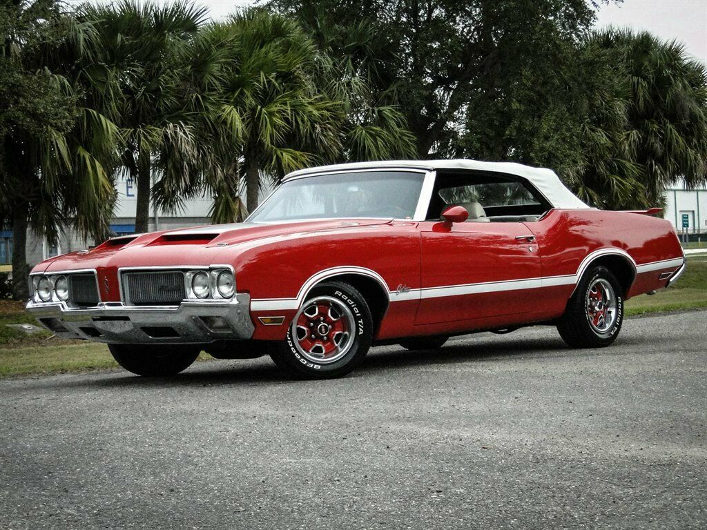 1970 Red Oldsmobile Cutlass CV : Convertible