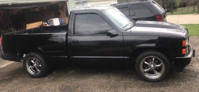 1990 Black Chevrolet C/K Pickup 1500 SUV