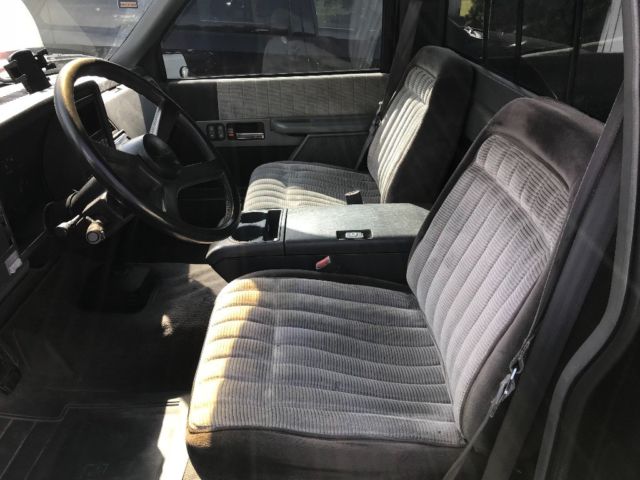 1990 Black Chevrolet C/K Pickup 1500 SUV