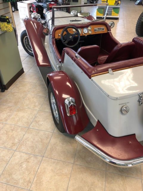 1929 BEIGE/ MAROON Mercedes-Benz Model SSK