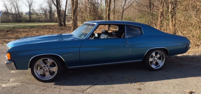 1972 Blue Chevrolet Chevelle Coupe