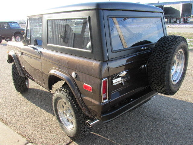 1972 Brown Ford Bronco SUV