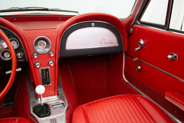 1963 White Chevrolet Corvette Convertible