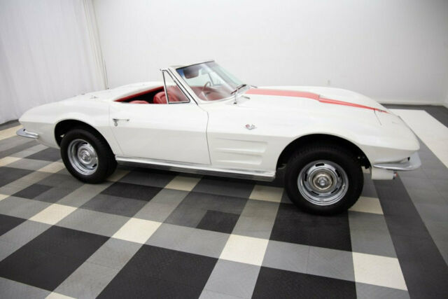 1963 White Chevrolet Corvette Convertible