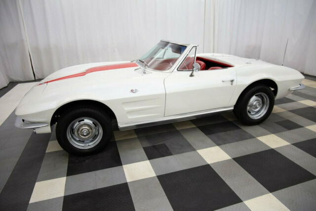 1963 White Chevrolet Corvette Convertible