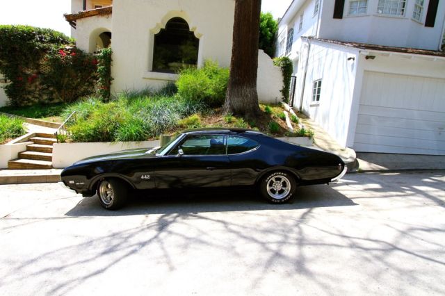1969 Black Oldsmobile 442 Coupe
