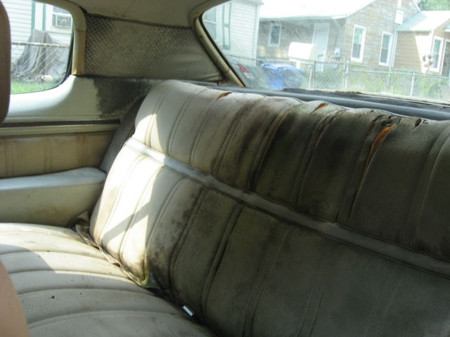 1973 Cream Chevrolet Capriceold 2 door hardtop