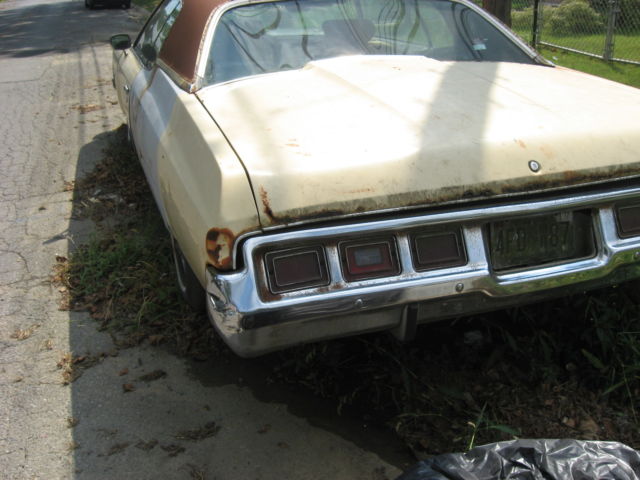 1973 Cream Chevrolet Capriceold 2 door hardtop