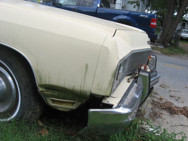 1973 Cream Chevrolet Capriceold 2 door hardtop