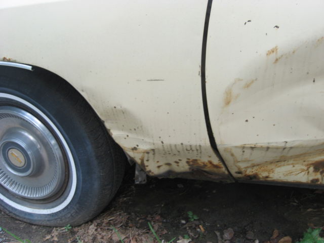 1973 Cream Chevrolet Capriceold 2 door hardtop