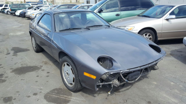 1986 Gray Porsche 928 Coupe