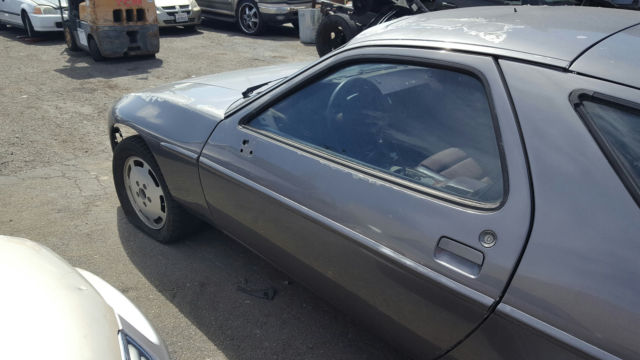 1986 Gray Porsche 928 Coupe