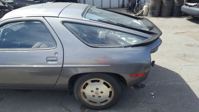 1986 Gray Porsche 928 Coupe