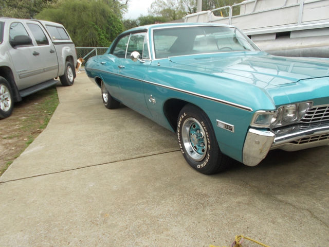 1968 Blue Chevrolet Impala 4dr SPORTS SEDAN