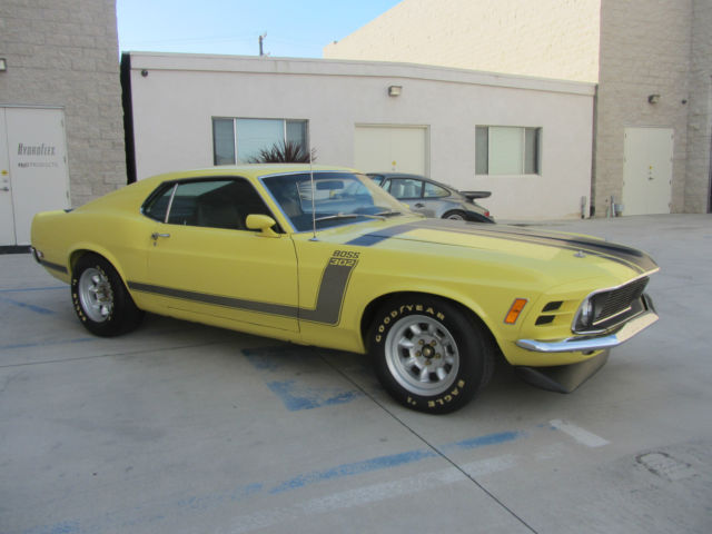 1970 Yellow Ford Mustang Fastback