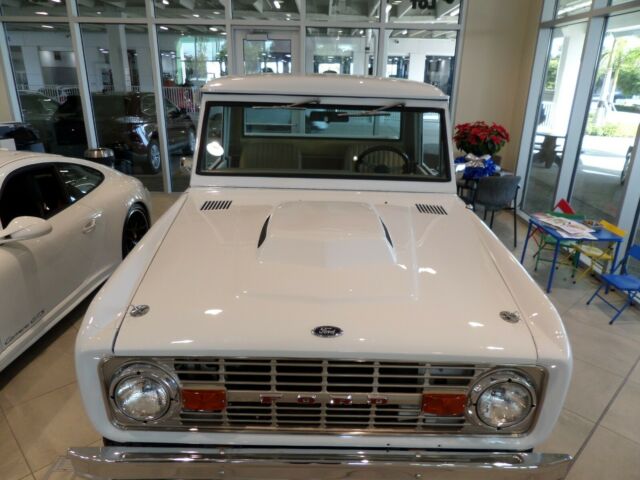 1973 White Ford Bronco SUV