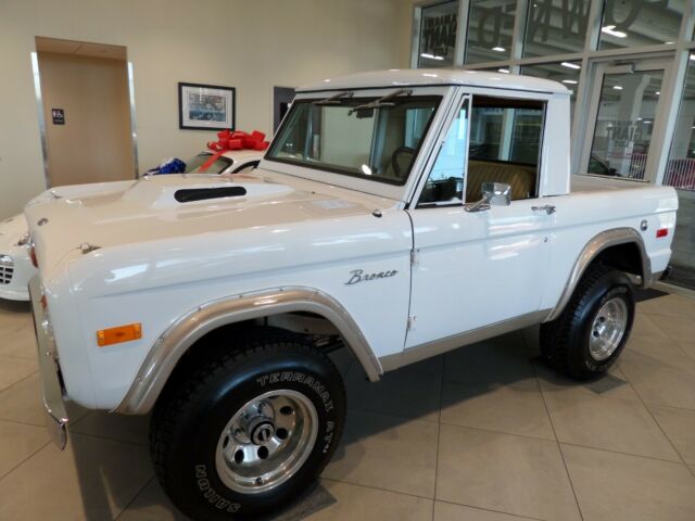 1973 White Ford Bronco SUV