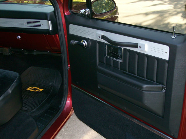 1986 Salsa Red Pearl Chevrolet C-10 Standard Cab Pickup
