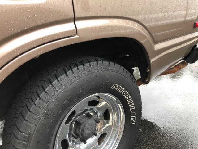 1987 Gold Toyota Land Cruiser SUV