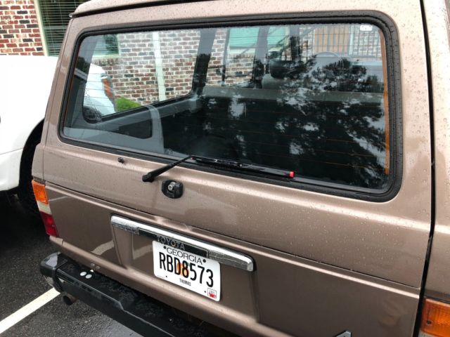 1987 Gold Toyota Land Cruiser SUV
