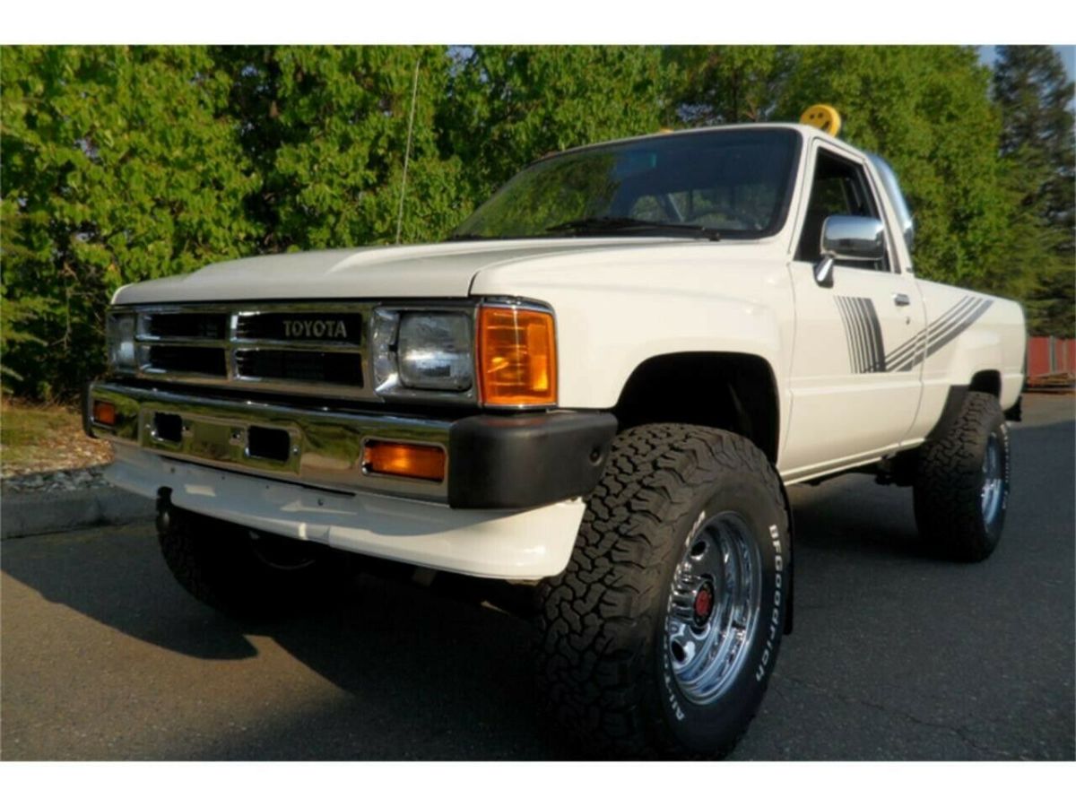 1987 White Toyota Pickup Standard Cab Pickup