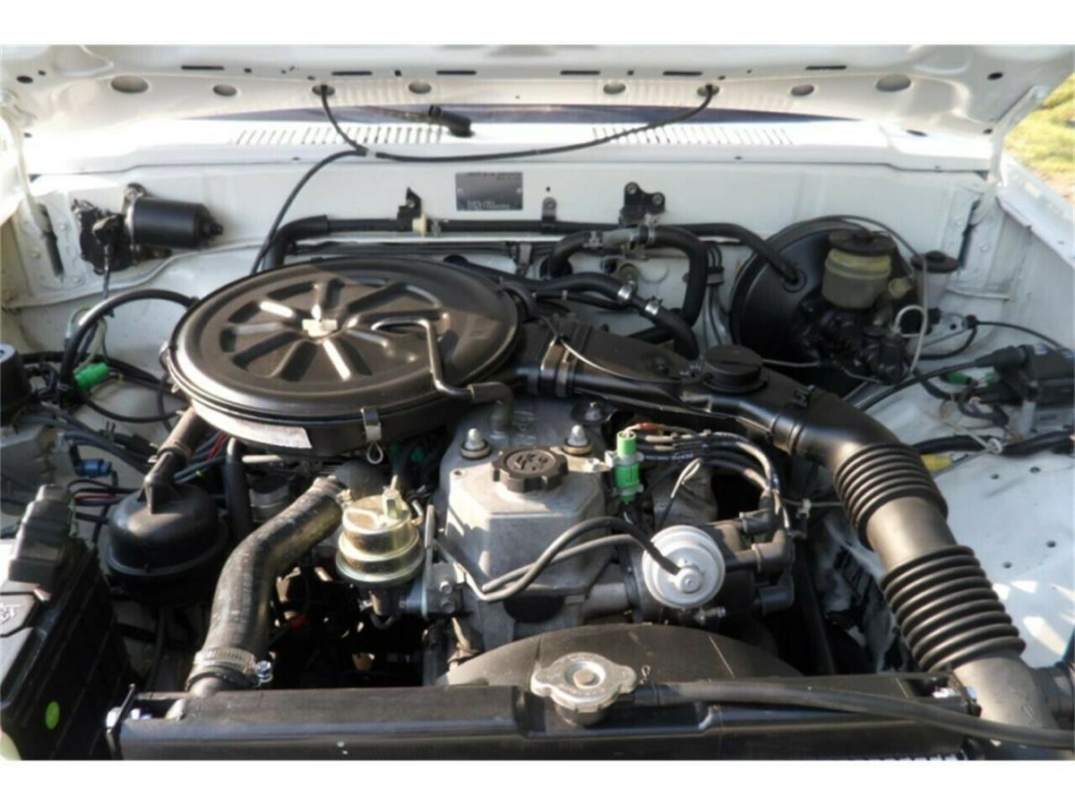 1987 White Toyota Pickup Standard Cab Pickup