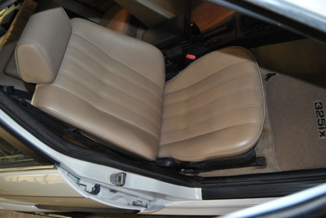 1989 White (Alpineweiss) BMW 3-Series Sedan