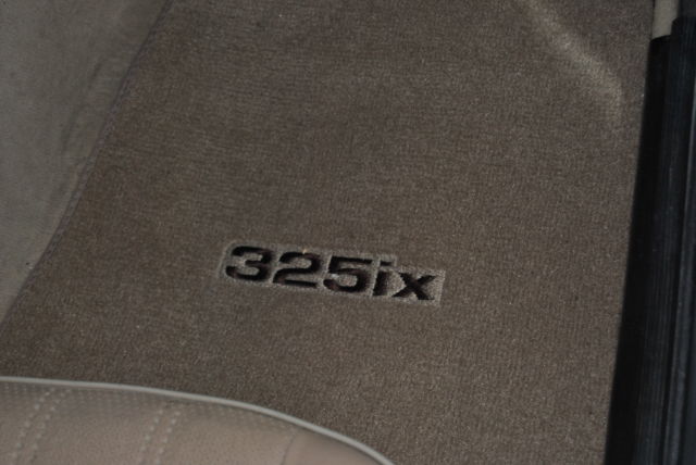 1989 White (Alpineweiss) BMW 3-Series Sedan