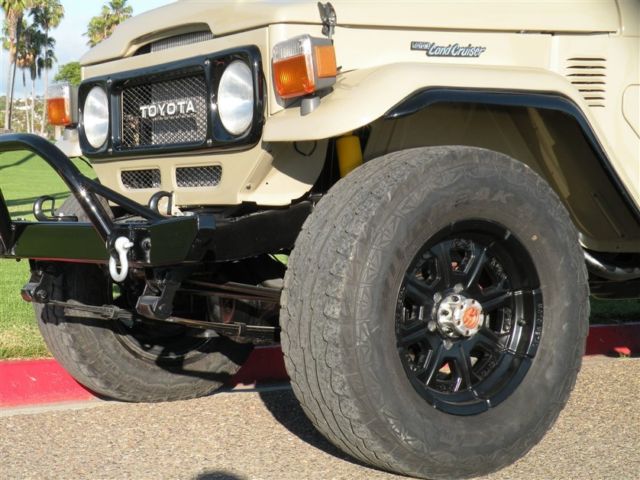 1984 DUNE BEIGE Toyota Land Cruiser 2 DOOR SUV