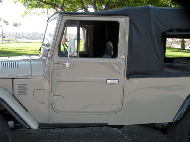 1984 DUNE BEIGE Toyota Land Cruiser 2 DOOR SUV