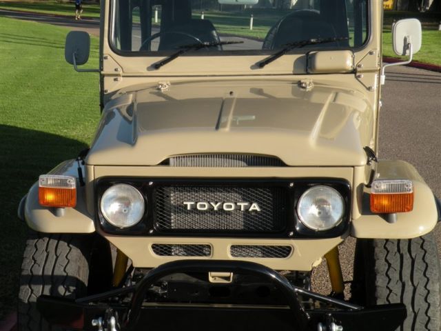 1984 DUNE BEIGE Toyota Land Cruiser 2 DOOR SUV