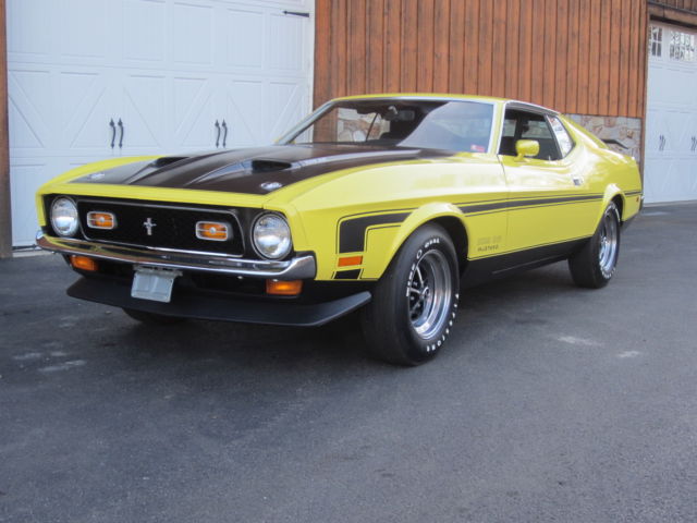 1971 Yellow Ford Mustang Fastback
