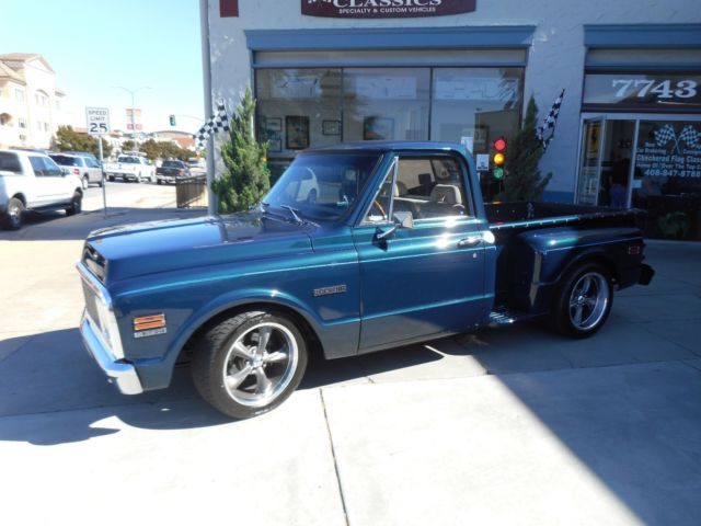 1972 Blue Chevrolet C-10 PICKUP