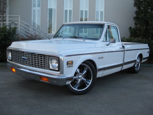1972 White Chevrolet C-10