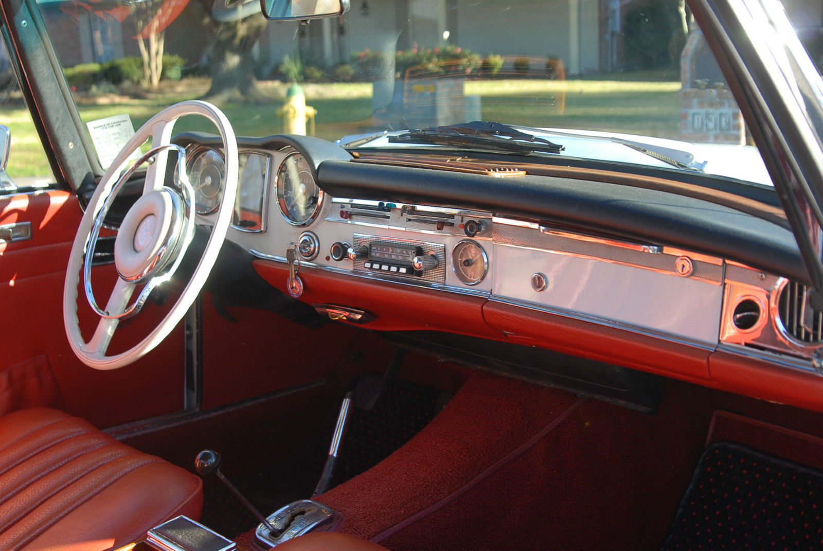 1963 White Mercedes-Benz SL-Class 2 door convertiple with hardtop and softtop
