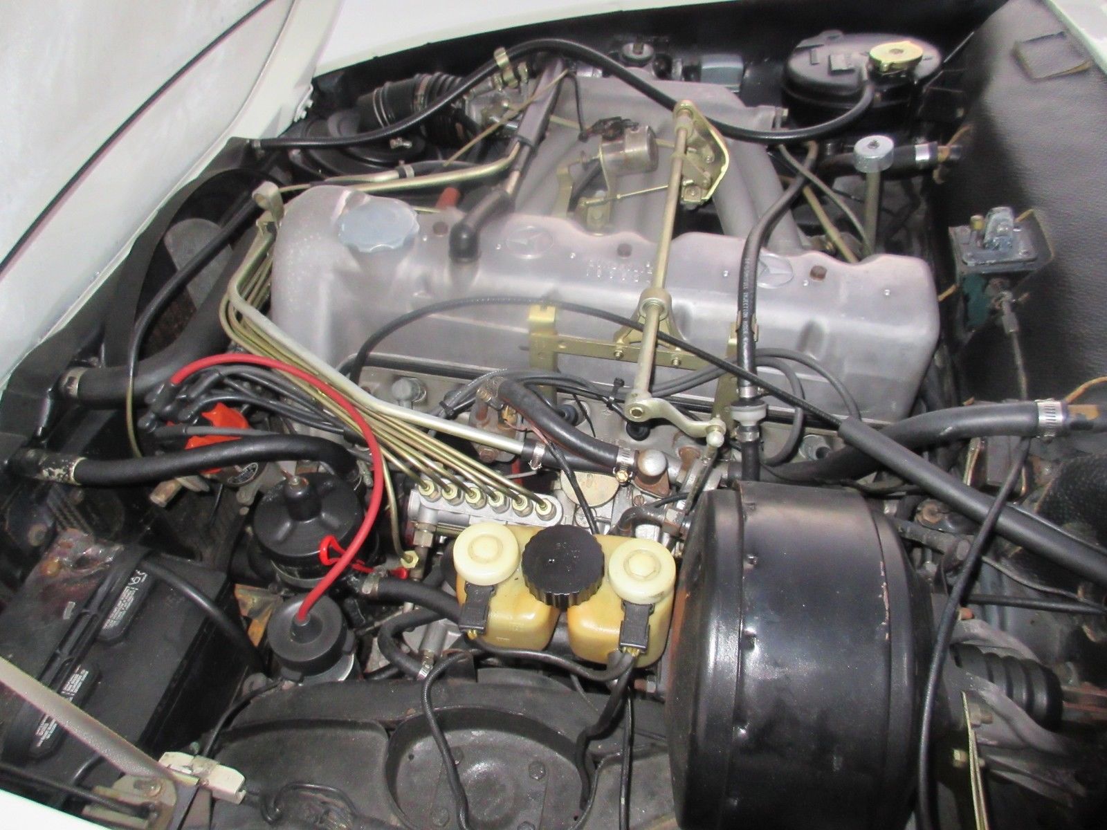 1963 White Mercedes-Benz SL-Class 2 door convertiple with hardtop and softtop