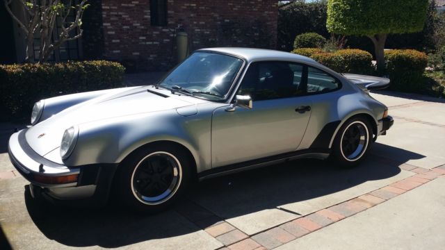 1975 silver metallic Z2 Porsche 930