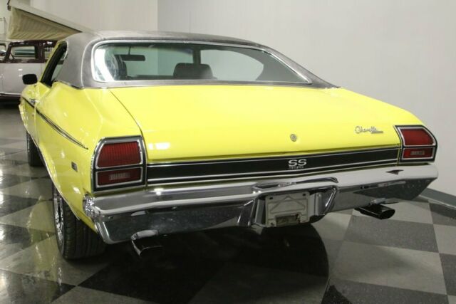 1969 Yellow Chevrolet Chevelle Hardtop
